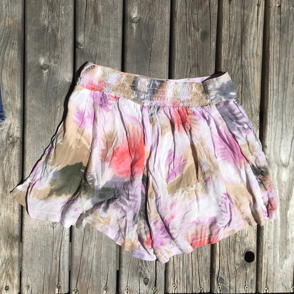 American Eagle Outfitters Pants - 💥5/$25 AEO Loose Tye Dye Print Shorts